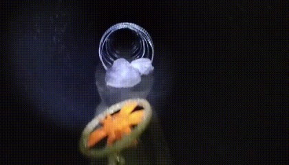 俄军敢死队爬了4天管道,一下子杀入库皮扬斯克市,打懵守城乌军