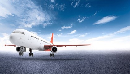 美防长飞机挂出“7700”应答码,紧急降落英国,发生了什么?