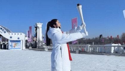 哈尔滨广厦学院学子服务亚冬会展青年风采