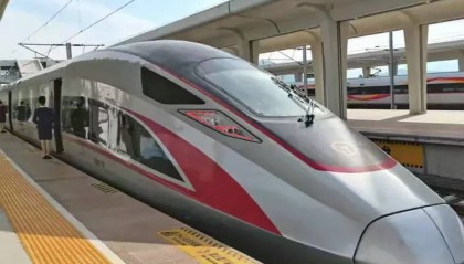 七律 坐动车(外五首)