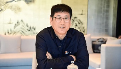 曹杰,培植个人势力,违规为亲属谋求特殊待遇