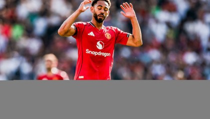 曼联惨遭淘汰,费迪南德深夜发声:深呼吸,睡觉去了!