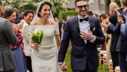 希拉里干女儿嫁给“顶流资本”，分享250亿金融帝国