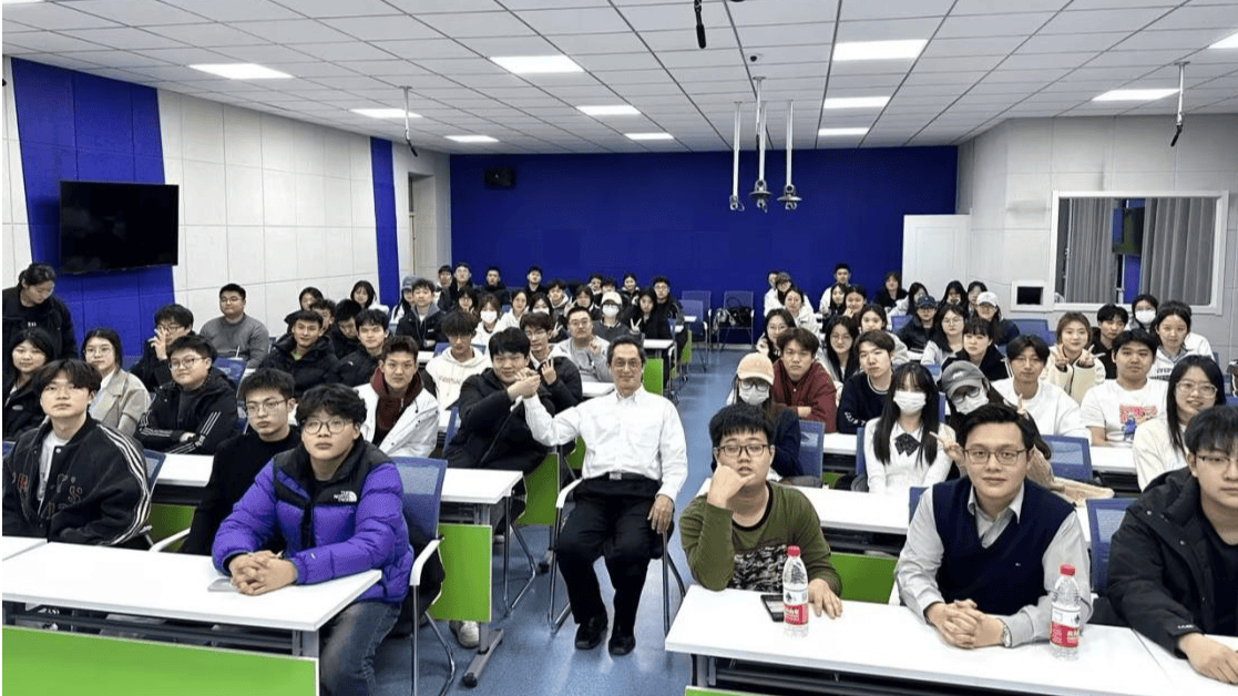 马六甲科技大学代表团访问哈尔滨剑桥学院