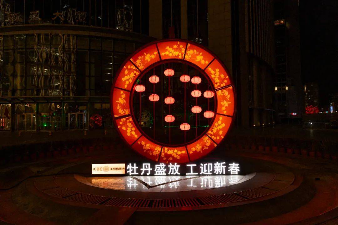 金融街“亮”起来了 2025年金融街地区新春景观亮相