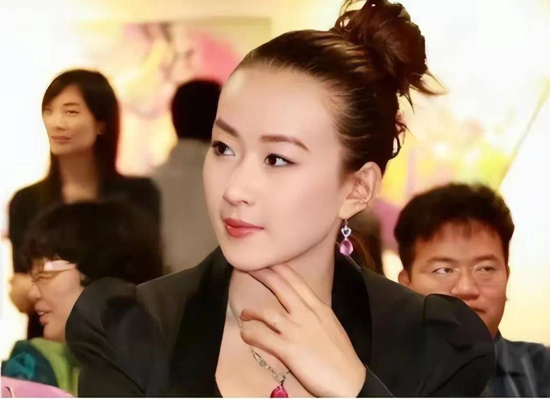 “美女CEO”林晓芸，23岁继承10亿资产，如今掌管8700亿金融帝国