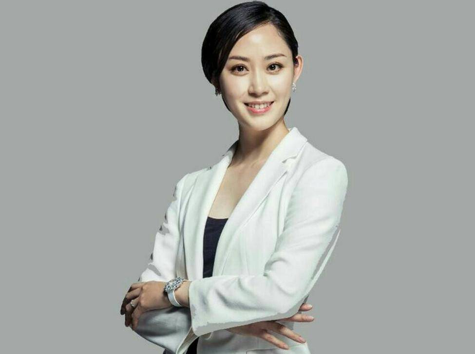 “美女CEO”林晓芸，23岁继承10亿资产，如今掌管8700亿金融帝国