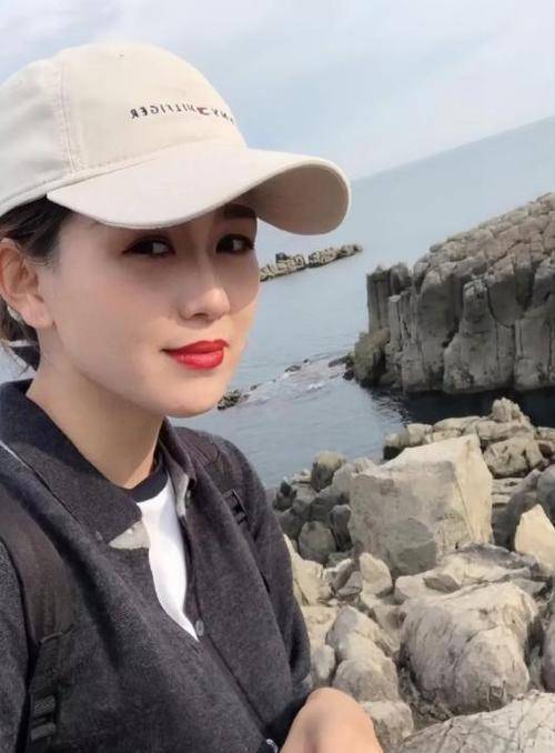 “美女CEO”林晓芸，23岁继承10亿资产，如今掌管8700亿金融帝国