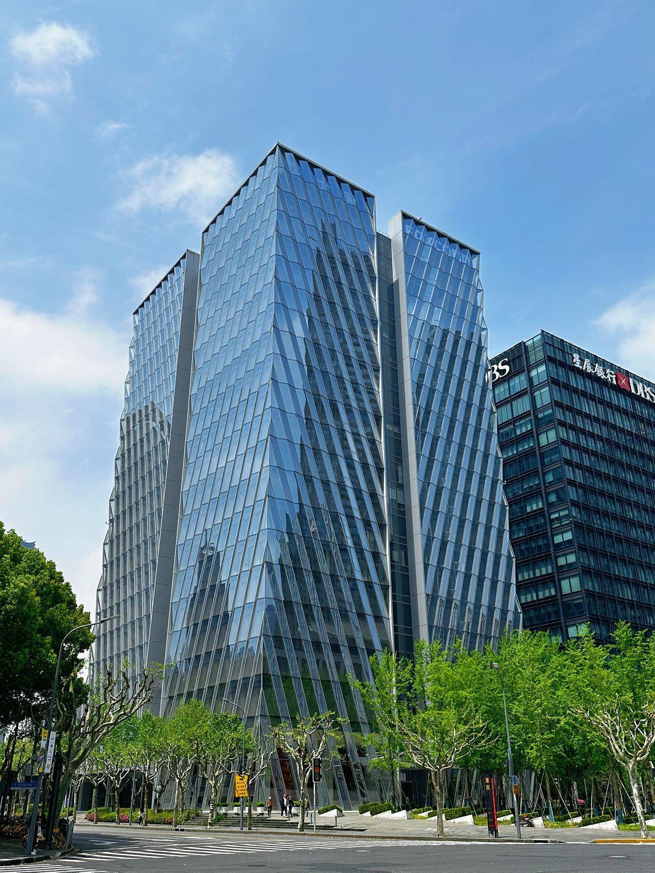 东亚银行金融大厦主页