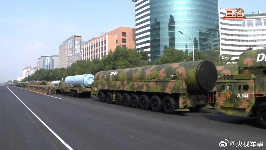 东风-61、巨浪-3、折叠翼预警机、歼-20S,画面披露!