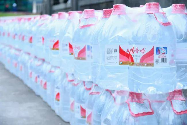 Adanola获融资;Nike联名乐高;西蒙地产任命首席运营官