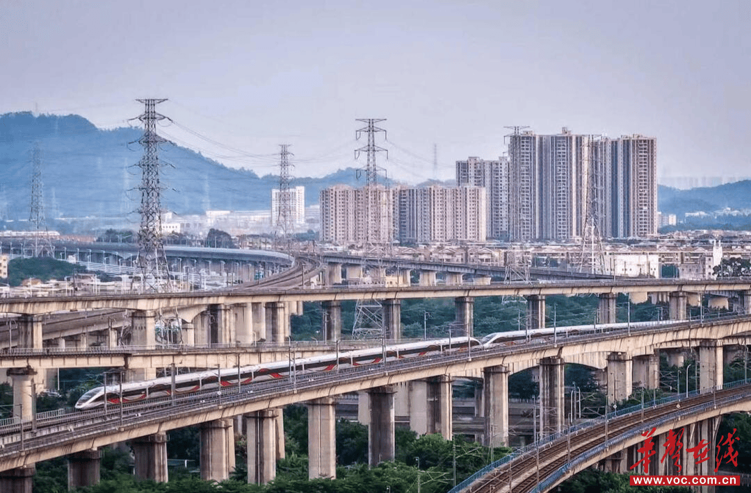 10月11日起，长沙增开9列动车，石长线动车串起长株潭