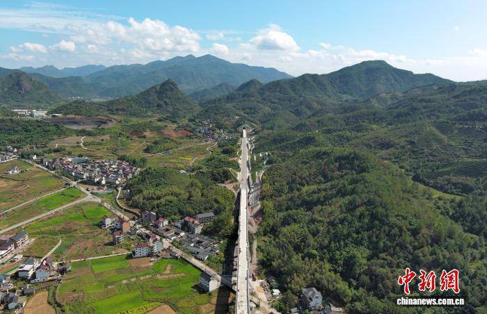 浙江丽水:畲乡高铁设施建设忙