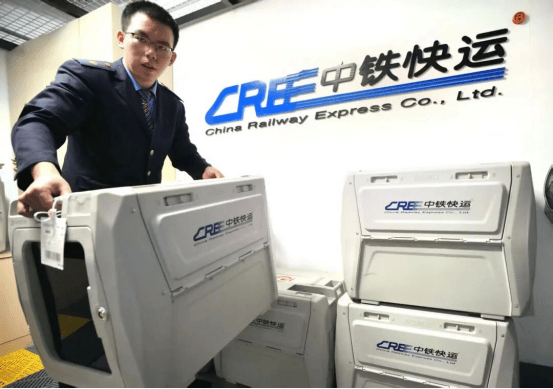 “毛孩子”乘高铁更便捷,今起高铁宠物托运服务试点三次扩围