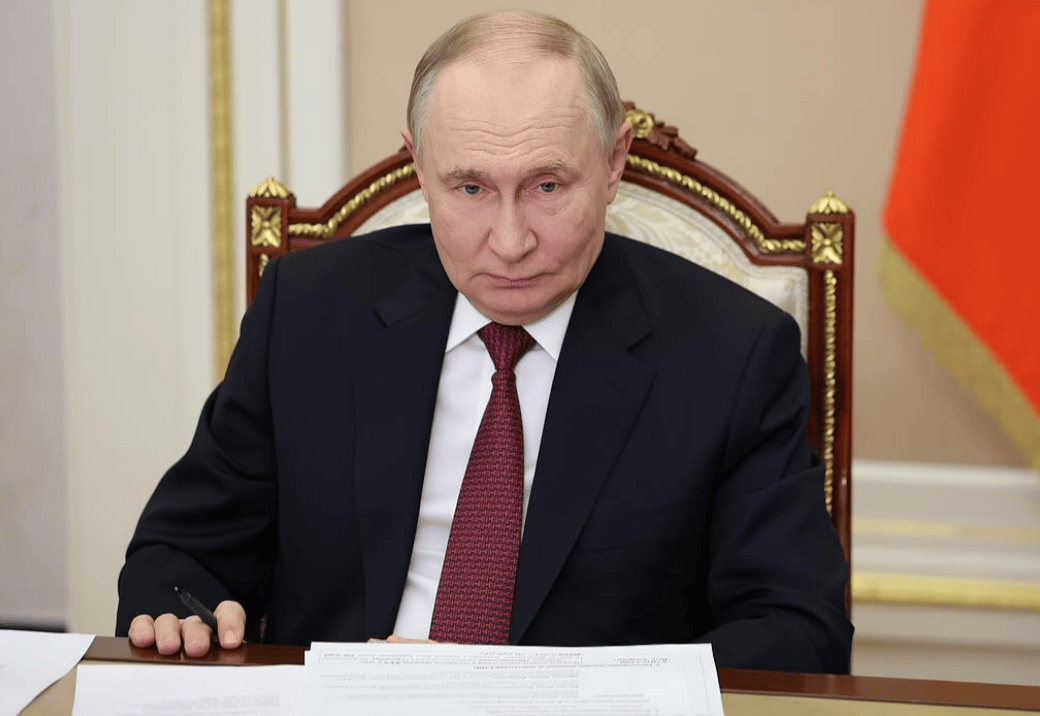 卢卡申科耐心耗尽,“抛开”普京单独行动,向欧洲多国发“求和”邮件