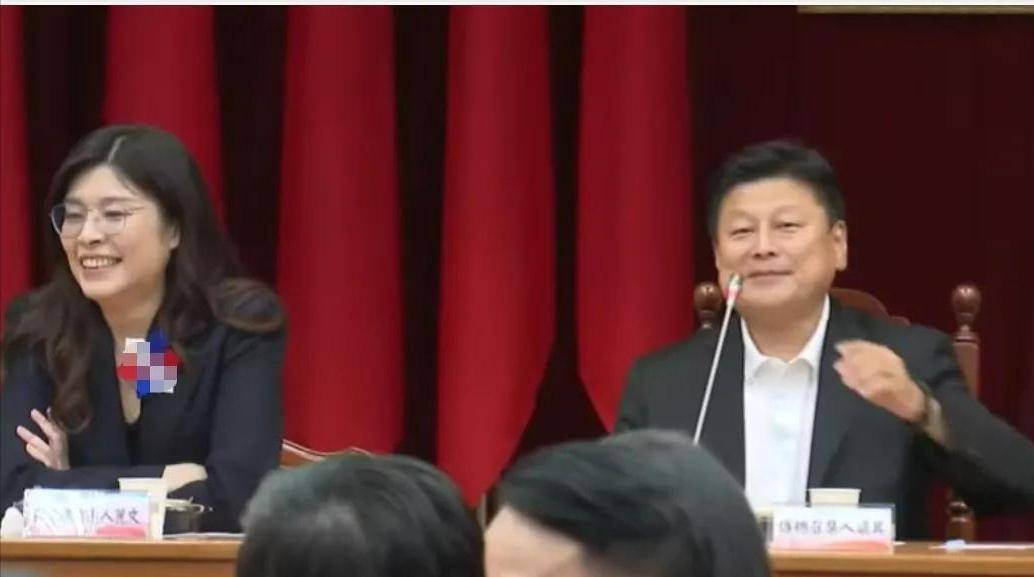 国民党爆发“大地震”,朱立伦将率211人集体辞职,剑指郑丽文?