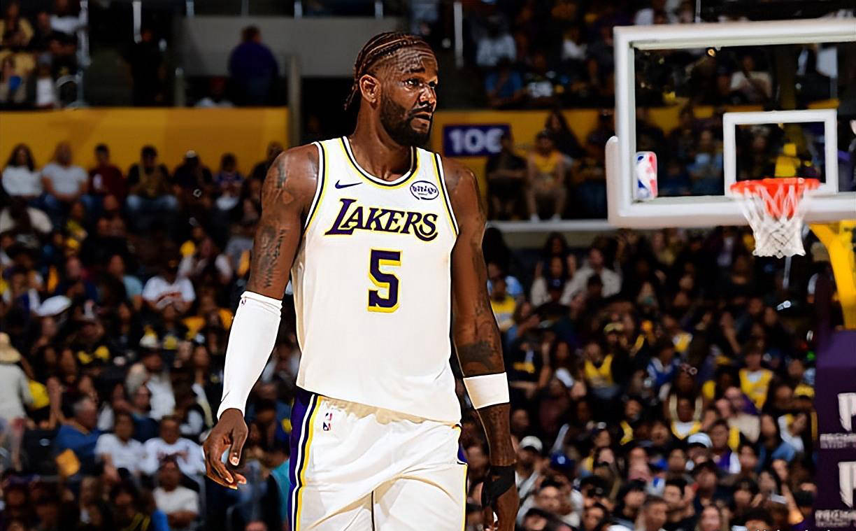 湖人内线新援展现出进攻端的潜力